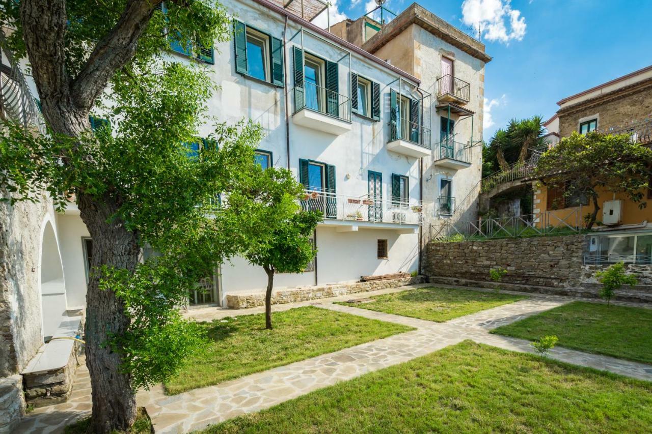 Borgo Dei Saraceni - Domus Indomita Bed & Breakfast Agropoli Exterior photo